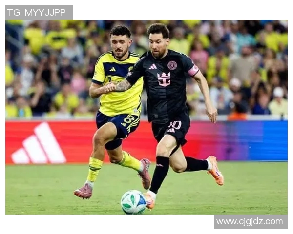 梅西场上举动引发球迷热议 全世界热议他这一瞬间的决定